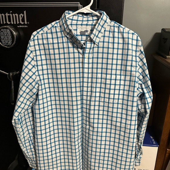 Lot of 4 men’s large smoke free pet free home - Picture 3 of 4